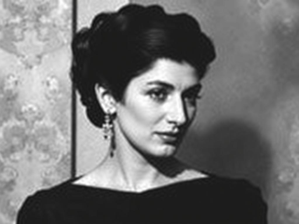     La Tragedia Griega: La Vida y Muerte de María Callas. La figura pública y la prensa: construcción del mito