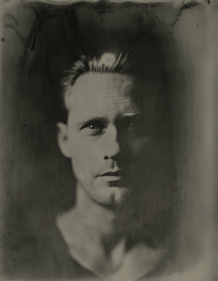 Скарсгард и Делевинь сыграют в готическом экшн-триллере